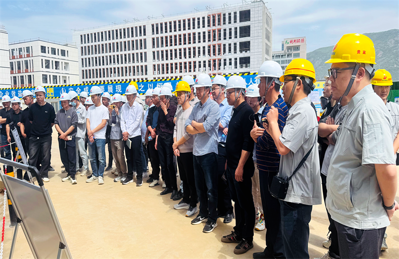2025年4月17日，由莆田市涵江区住房和城乡建设局主办、d88尊龙z6三建承办的钢筋安装工程质量防控现场交流会在联东U谷·涵江海峡智造产业谷一期成功召开。